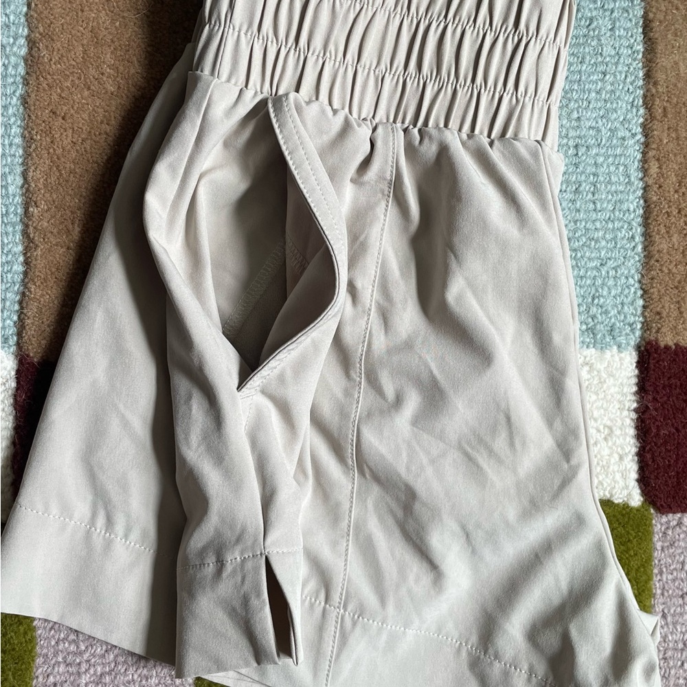 Abercrombie & Fitch Cream Workout Shorts - Picture 4 of 4